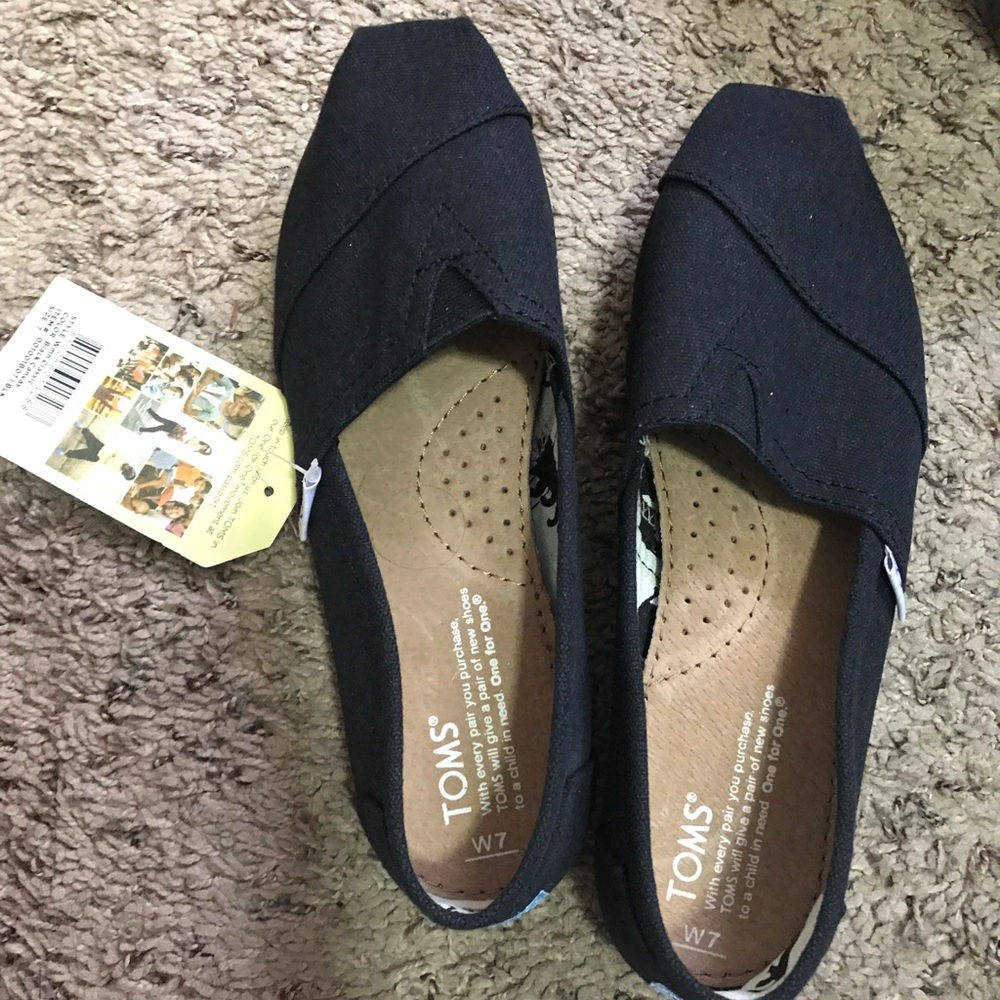 Brand new black canvas TOMS